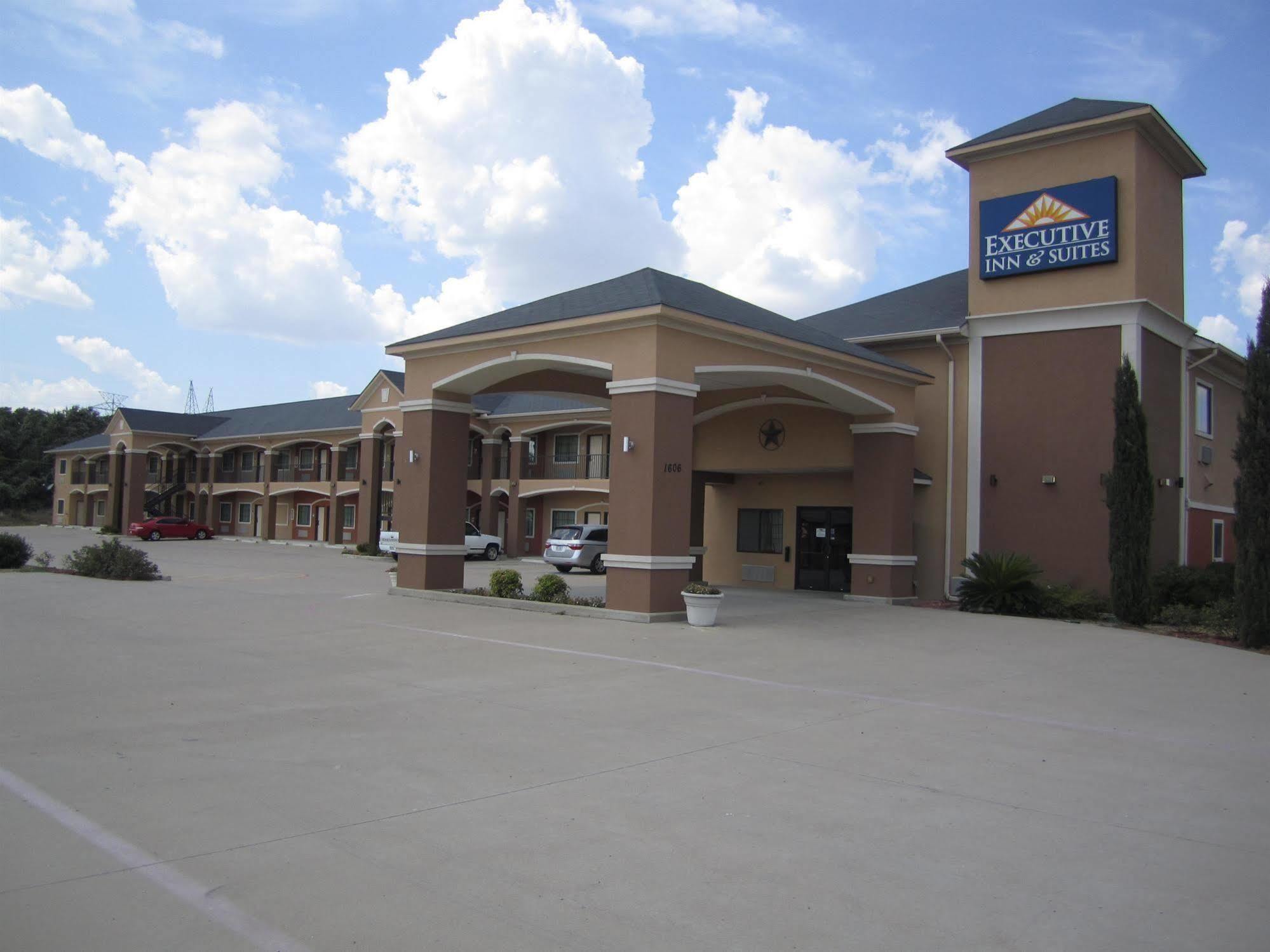 Executive Inn & Suites - Jewett Екстер'єр фото