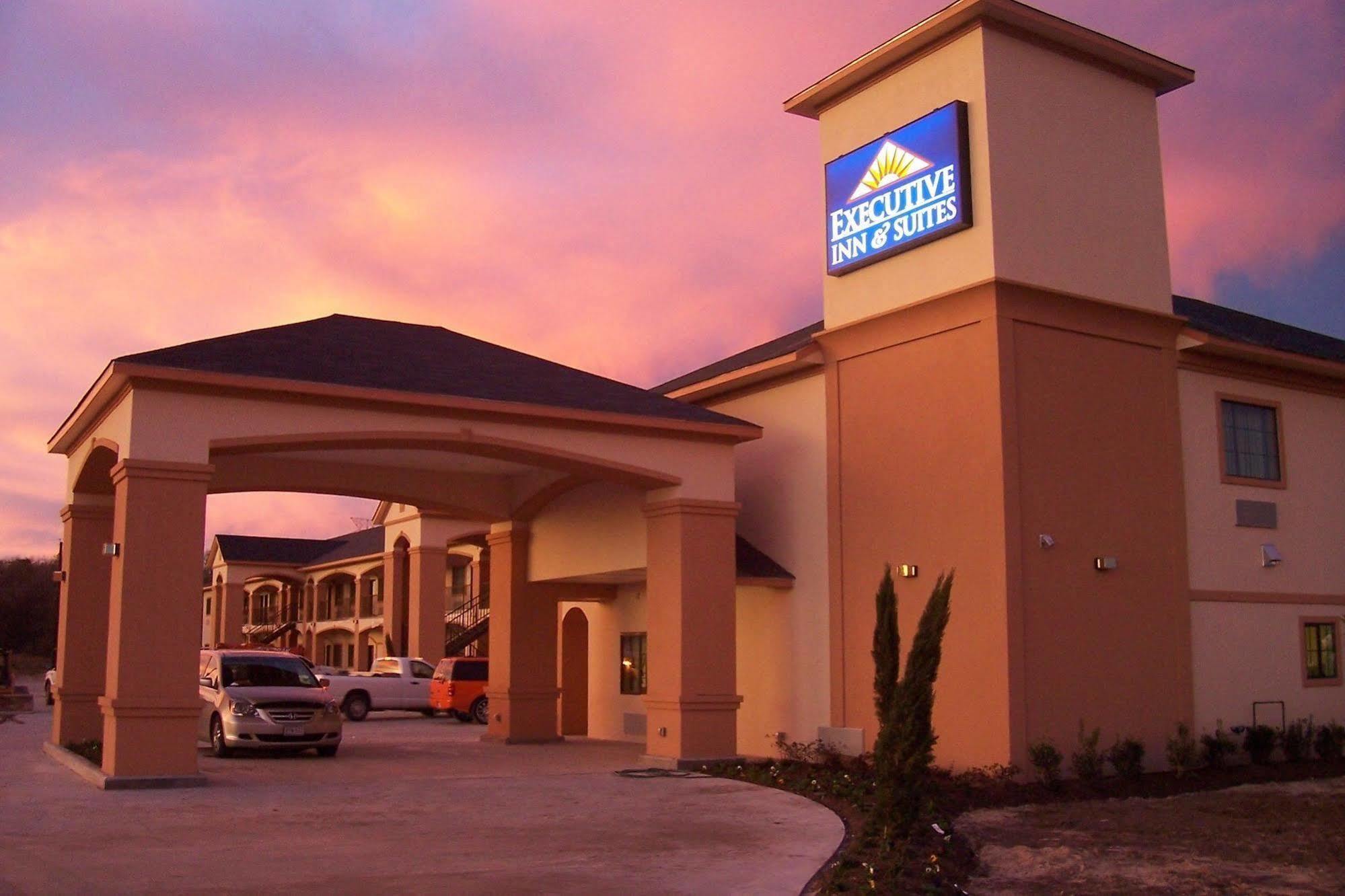Executive Inn & Suites - Jewett Екстер'єр фото