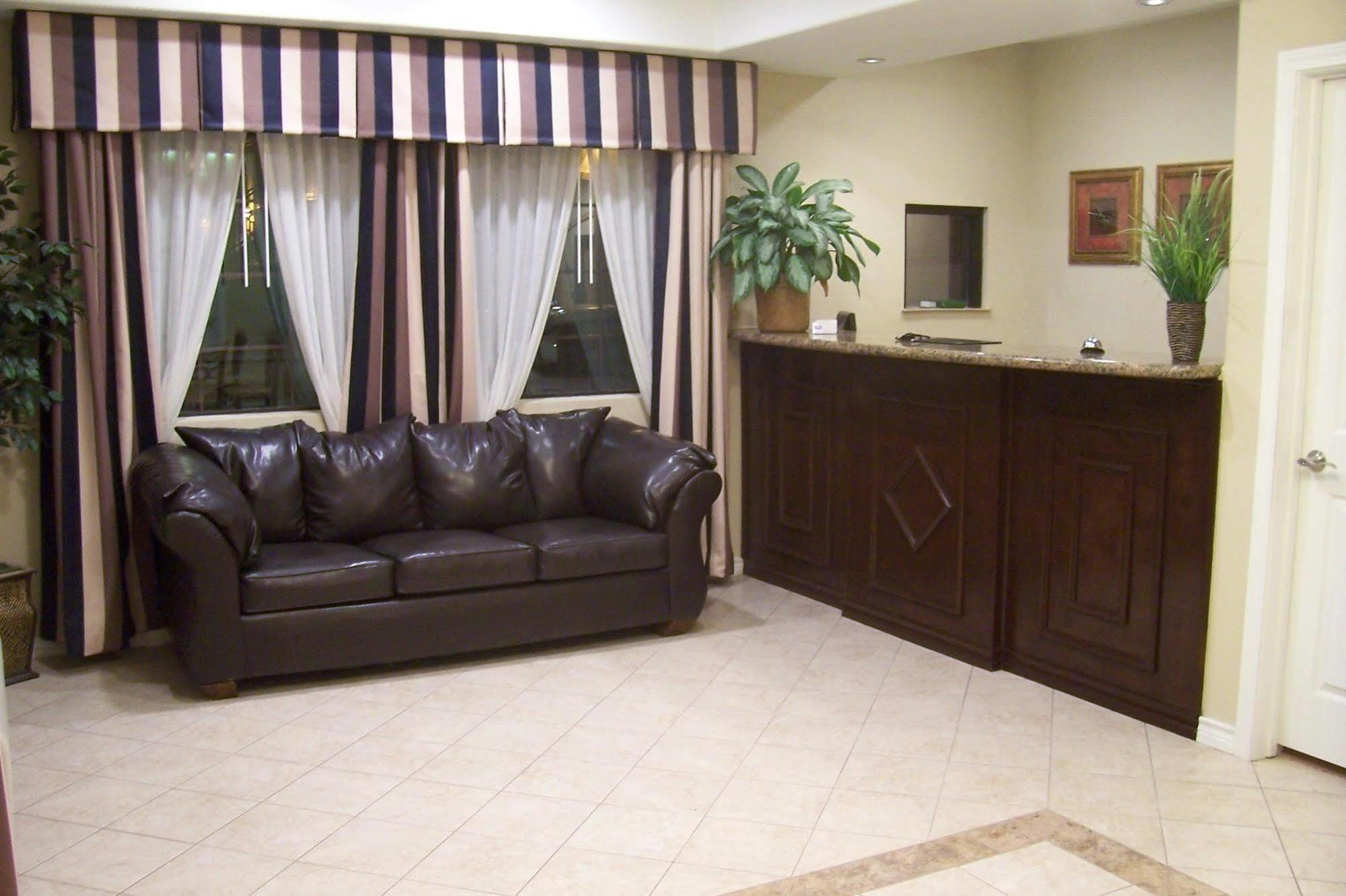 Executive Inn & Suites - Jewett Екстер'єр фото